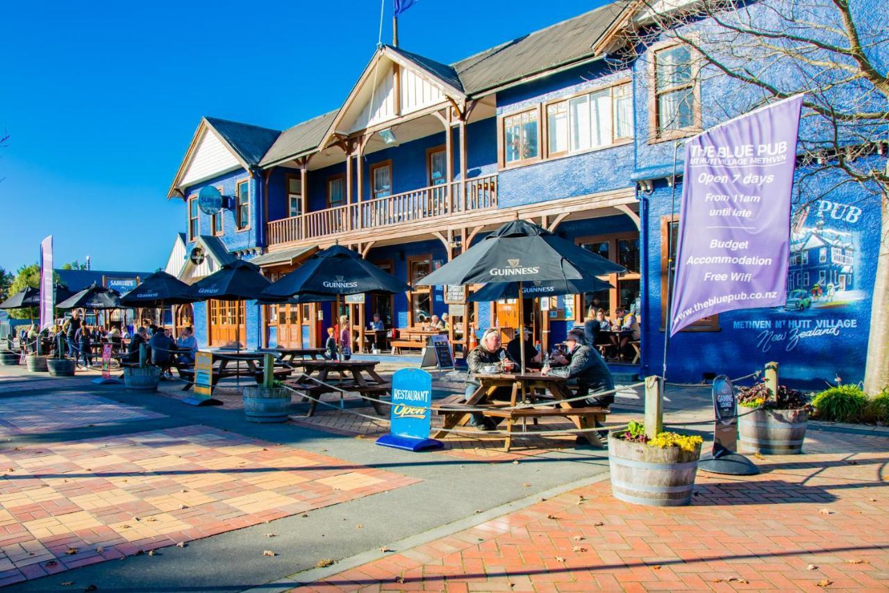 Готель The Blue Pub Метвен Екстер'єр фото