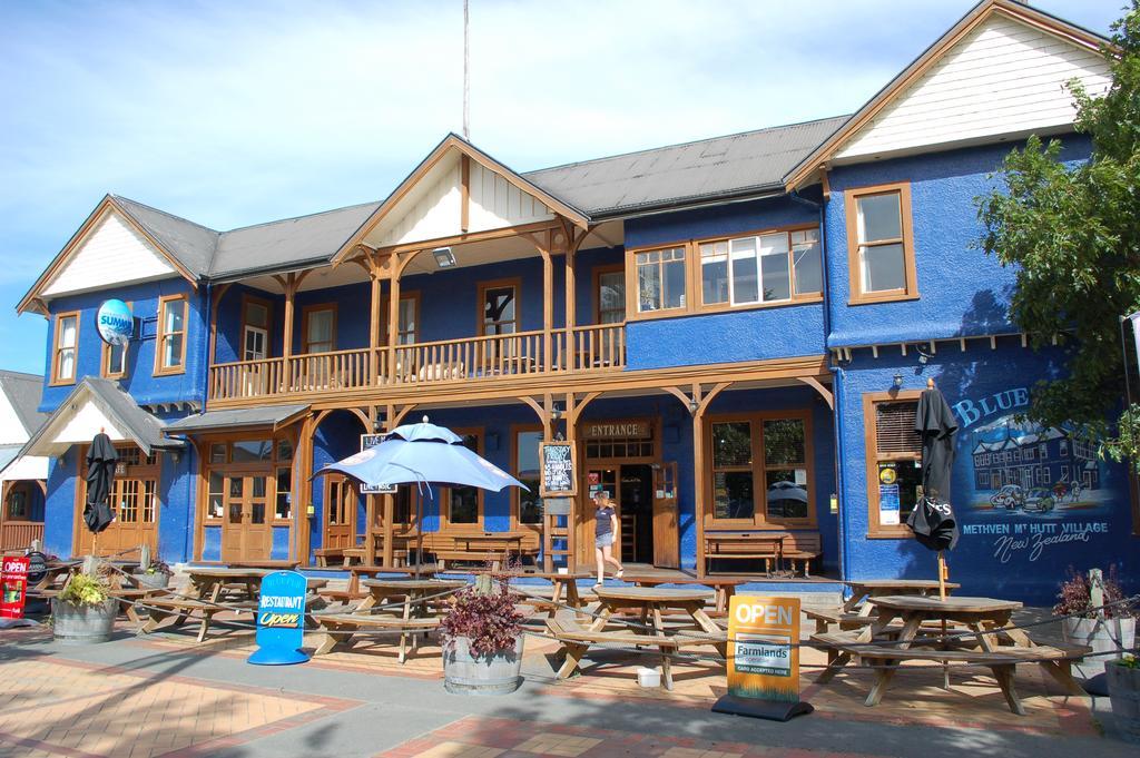 Готель The Blue Pub Метвен Екстер'єр фото