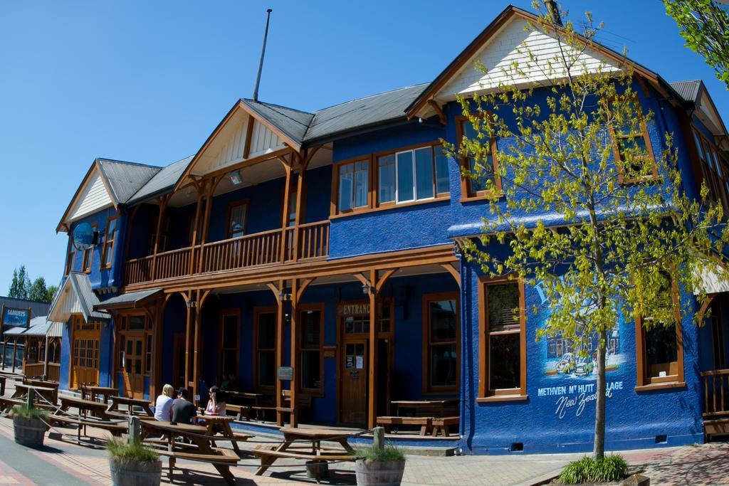 Готель The Blue Pub Метвен Екстер'єр фото