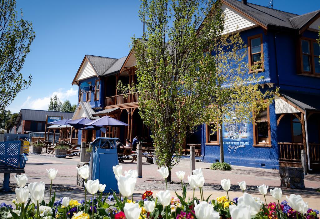 Готель The Blue Pub Метвен Екстер'єр фото